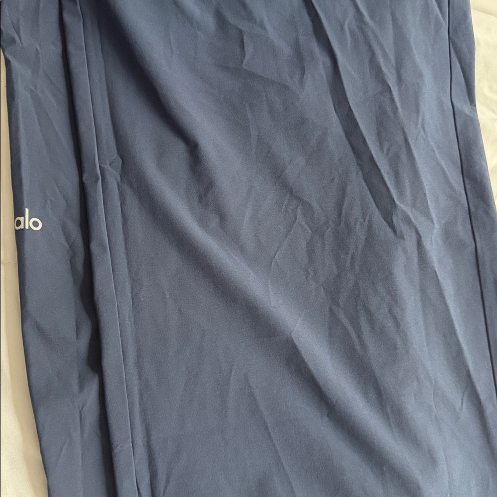 ALO Yoga Navy Blue Women's Trousers - Picture 4 of 4